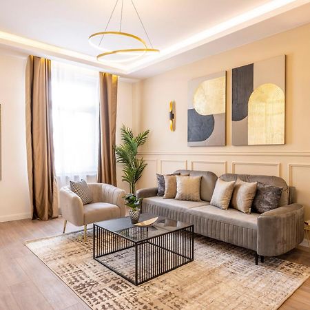 Luxury & Classy Central Apartment With 3Bedrm, 2Bathrm Budapest Bagian luar foto