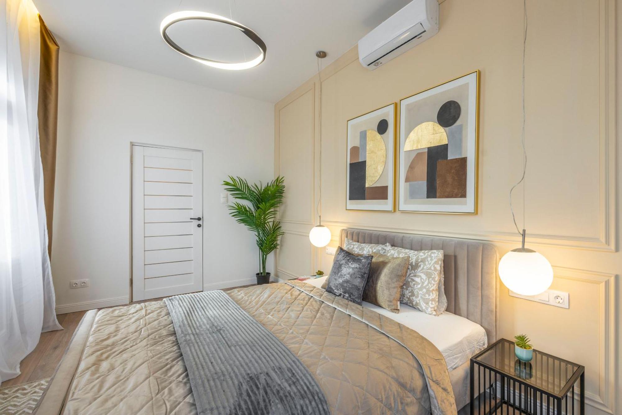 Luxury & Classy Central Apartment With 3Bedrm, 2Bathrm Budapest Bagian luar foto