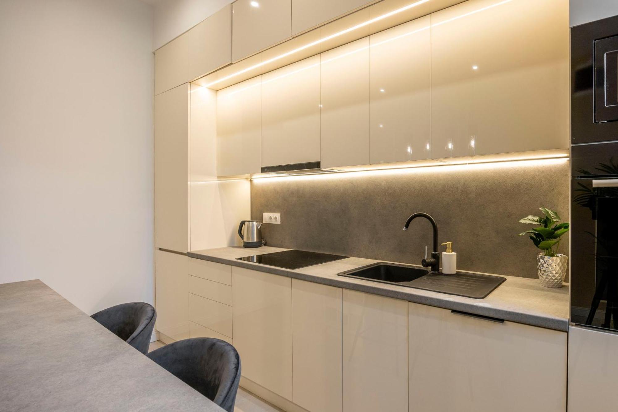 Luxury & Classy Central Apartment With 3Bedrm, 2Bathrm Budapest Bagian luar foto