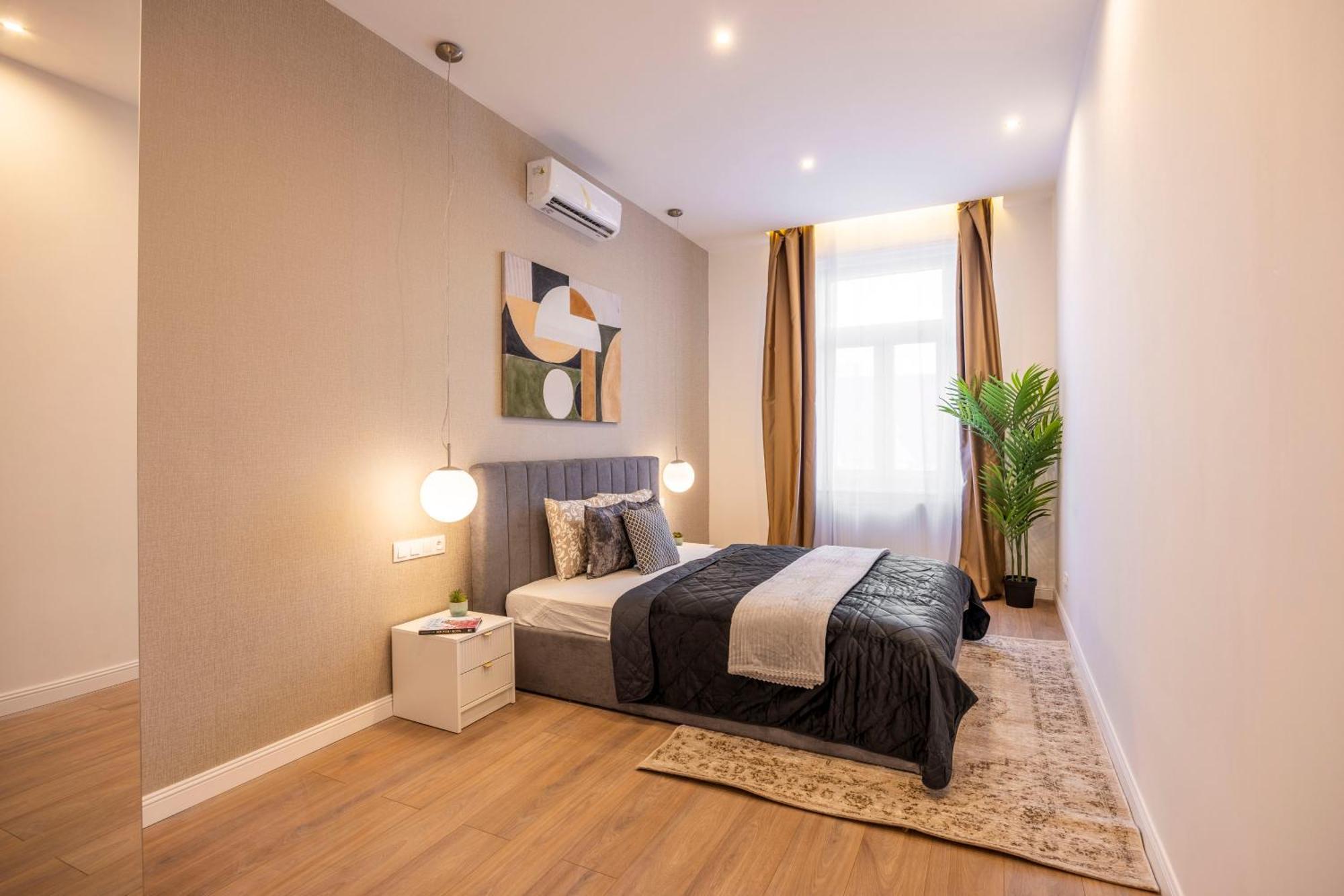 Luxury & Classy Central Apartment With 3Bedrm, 2Bathrm Budapest Bagian luar foto